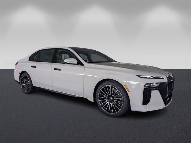 Photo of 2025 Alpine White BMW i7