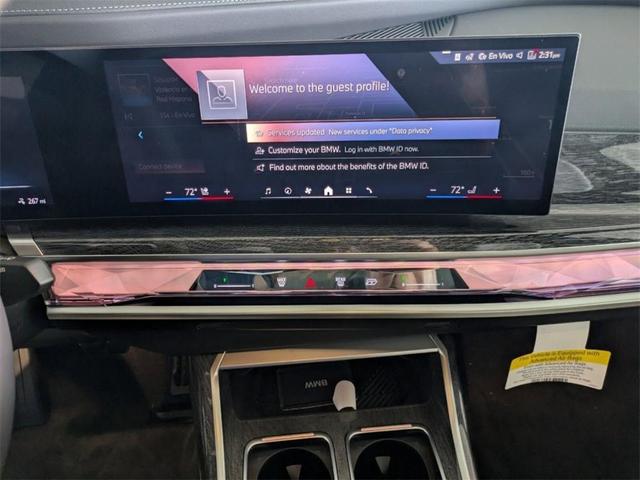 Photo of 2025 Alpine White BMW i7
