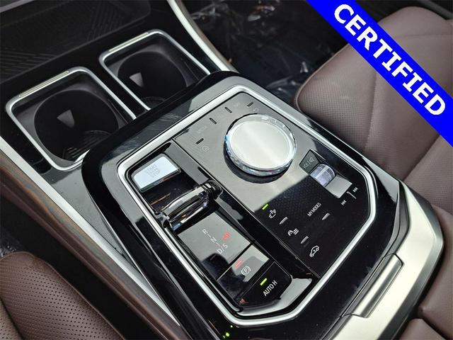 Photo of 2023 Black Sapphire Metallic BMW 740
