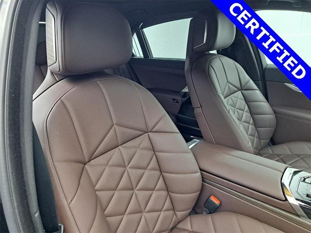 Photo of 2023 Black Sapphire Metallic BMW 740