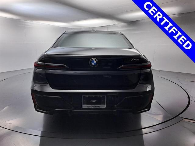 Photo of 2023 Black Sapphire Metallic BMW 740