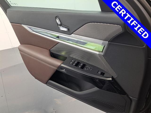 Photo of 2023 Black Sapphire Metallic BMW 740
