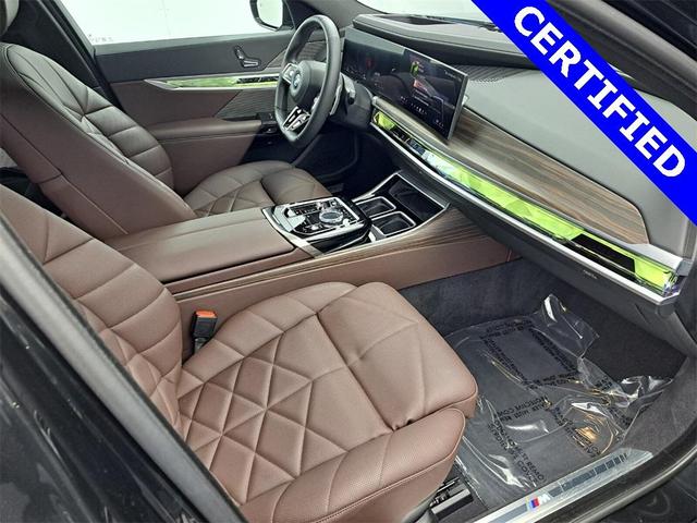 Photo of 2023 Black Sapphire Metallic BMW 740