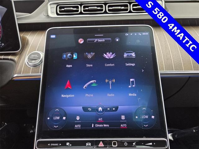 Photo of 2022 Obsidian Black Metallic Mercedes-Benz S-Class