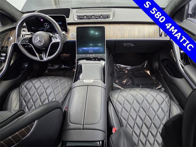 Photo of 2022 Obsidian Black Metallic Mercedes-Benz S-Class