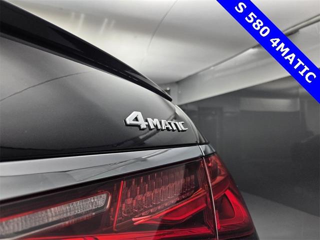 Photo of 2022 Obsidian Black Metallic Mercedes-Benz S-Class