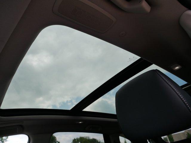 Photo of 2022 Lunar Silver Metallic Acura RDX