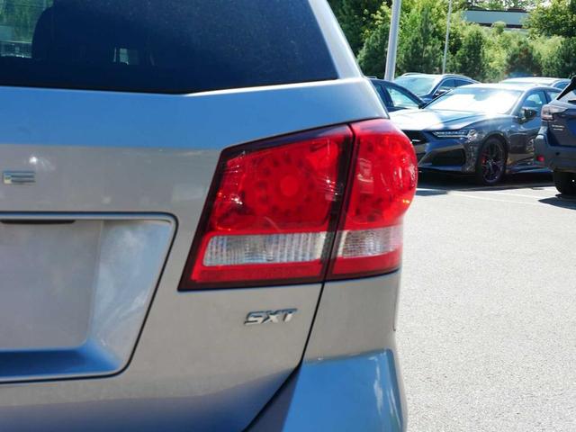 Photo of 2015 Billet Silver Metallic Clearcoat Dodge Journey