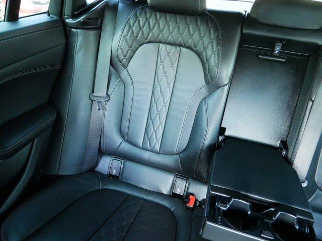 Photo of 2023 Alpine White BMW X6