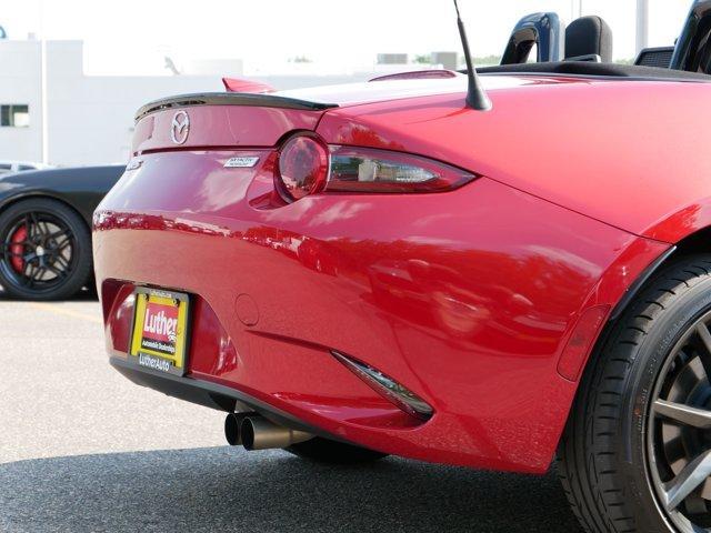 Photo of 2016 Soul Red Mazda MX-5 Miata