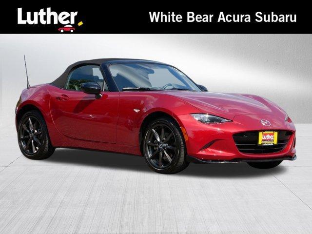 Photo of 2016 Soul Red Mazda MX-5 Miata