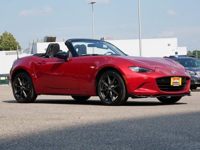 Photo of 2016 Soul Red Mazda MX-5 Miata