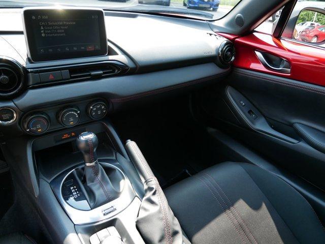 Photo of 2016 Soul Red Mazda MX-5 Miata