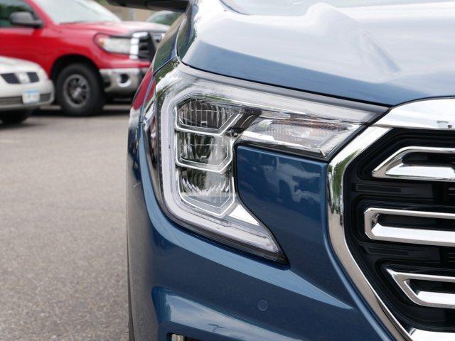 Photo of 2024 Metallic GMC Terrain