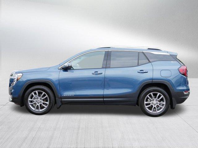 Photo of 2024 Metallic GMC Terrain