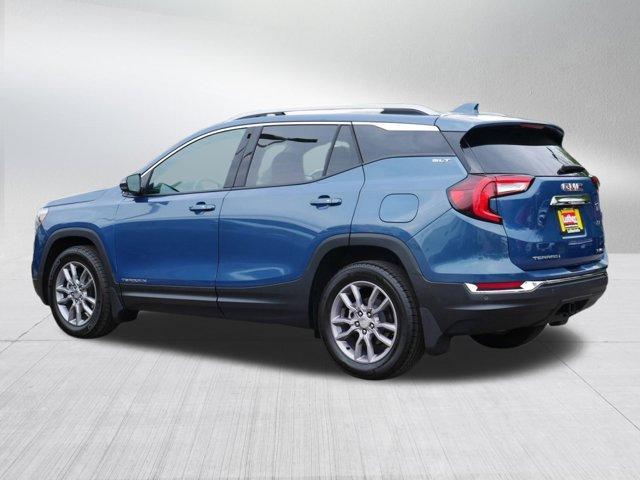 Photo of 2024 Metallic GMC Terrain