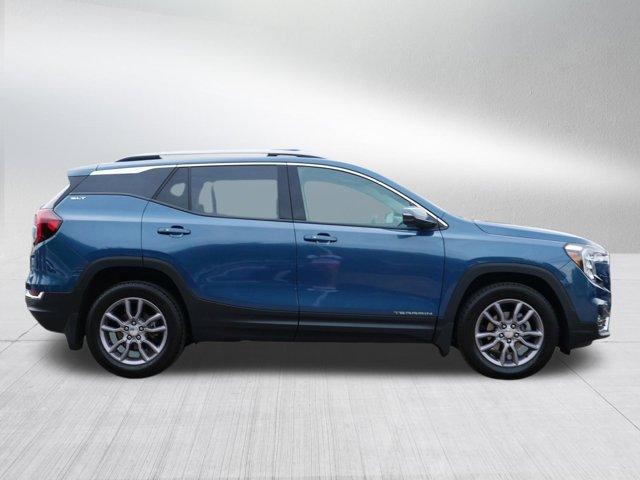 Photo of 2024 Metallic GMC Terrain