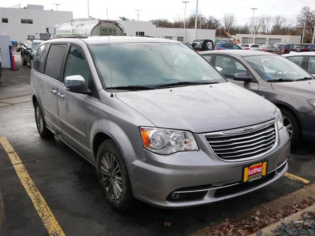 2016 Chrysler Town & Country