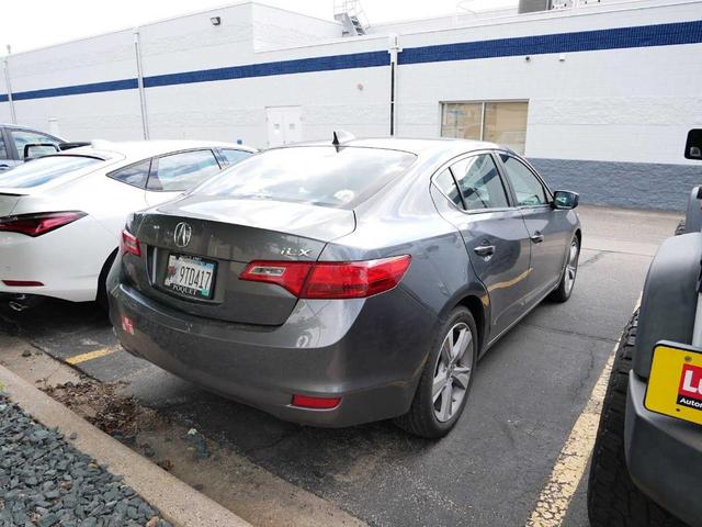 Photo of 2013 Polished Metal Metallic Acura ILX