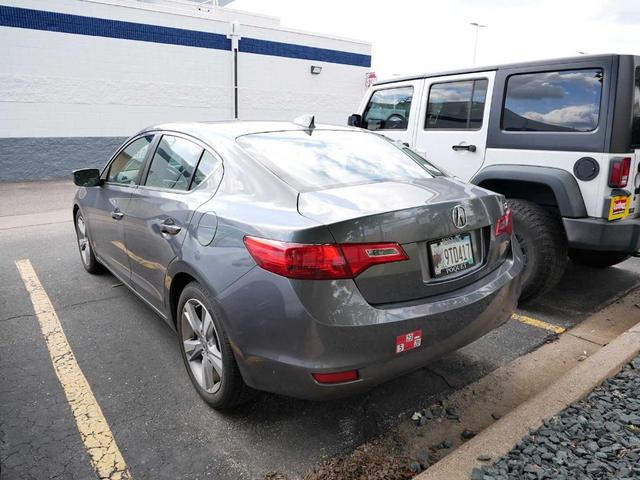 Photo of 2013 Polished Metal Metallic Acura ILX