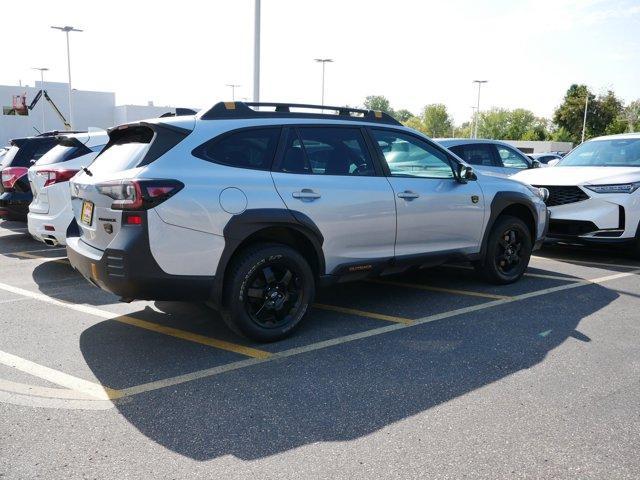 Photo of 2022 Ice Silver Metallic Subaru Outback