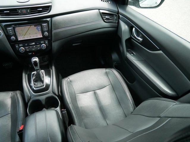 Photo of 2018 Brilliant Silver Nissan Rogue