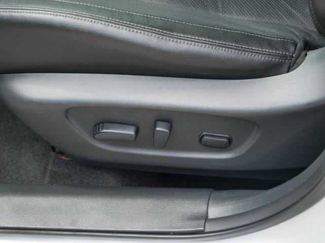 Photo of 2018 Brilliant Silver Nissan Rogue