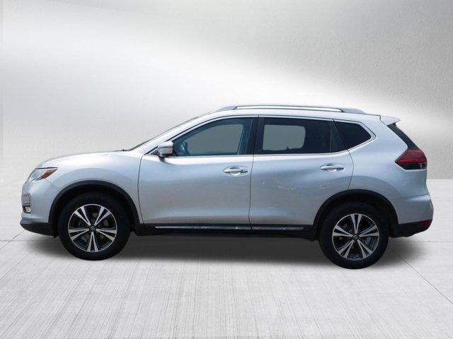 Photo of 2018 Brilliant Silver Nissan Rogue
