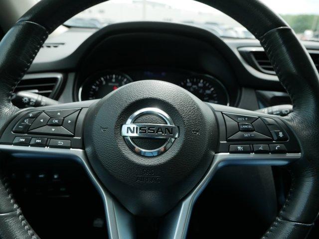 Photo of 2018 Brilliant Silver Nissan Rogue
