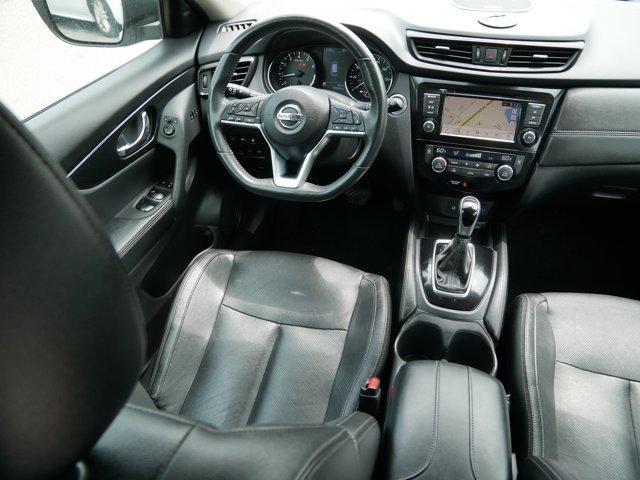 Photo of 2018 Brilliant Silver Nissan Rogue