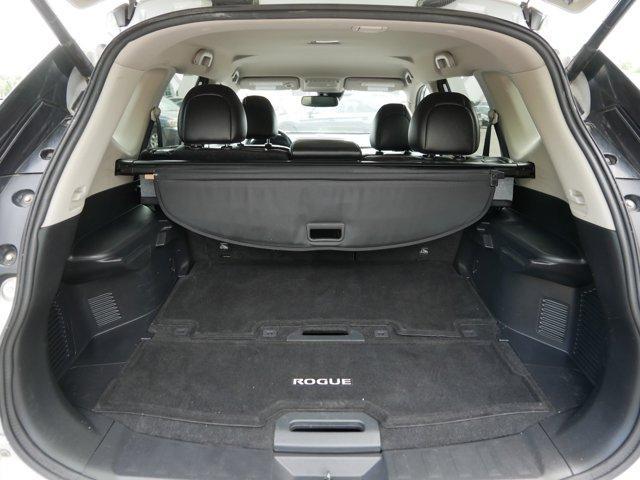 Photo of 2018 Brilliant Silver Nissan Rogue