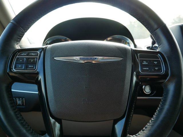 Photo of 2015 Bright White Clearcoat Chrysler Town & Country