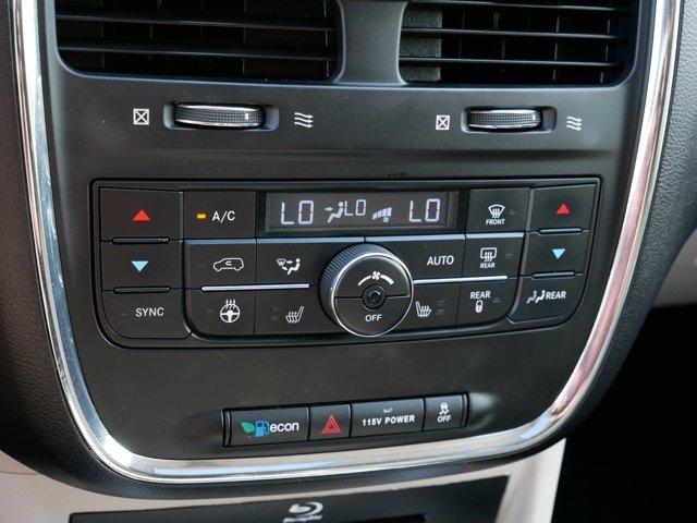 Photo of 2015 Bright White Clearcoat Chrysler Town & Country