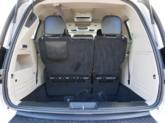 Photo of 2015 Bright White Clearcoat Chrysler Town & Country