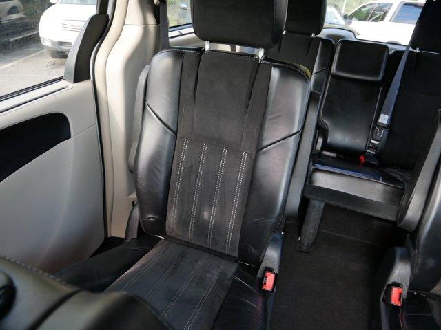 Photo of 2015 Bright White Clearcoat Chrysler Town & Country