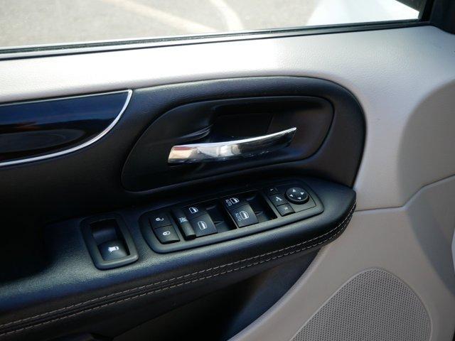 Photo of 2015 Bright White Clearcoat Chrysler Town & Country