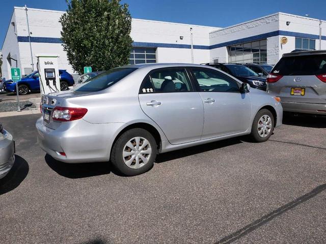 Photo of 2011 Classic Silver Metallic Toyota Corolla