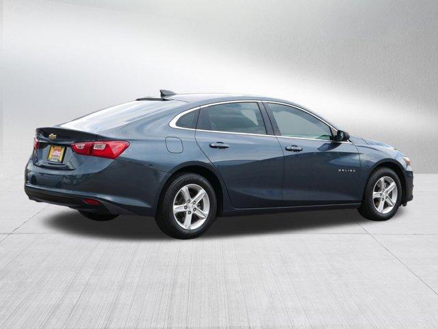 Photo of 2019 Shadow Gray Metallic Chevrolet Malibu