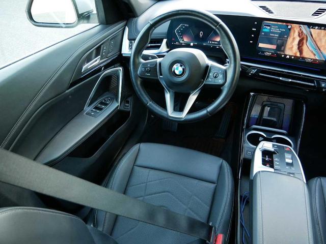Photo of 2024 Mineral White Metallic BMW X1