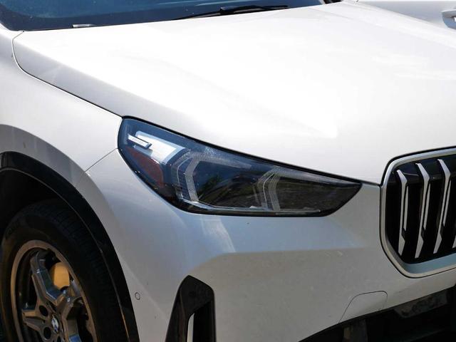 Photo of 2024 Mineral White Metallic BMW X1