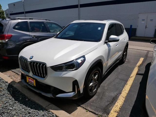 Photo of 2024 Mineral White Metallic BMW X1