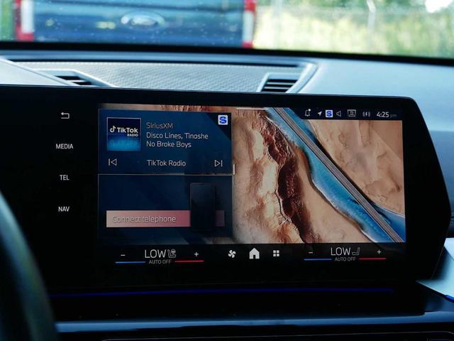 Photo of 2024 Mineral White Metallic BMW X1