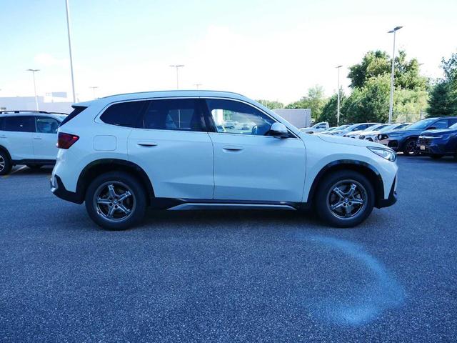 Photo of 2024 Mineral White Metallic BMW X1