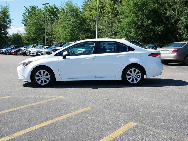 Photo of 2021 Super White Toyota Corolla