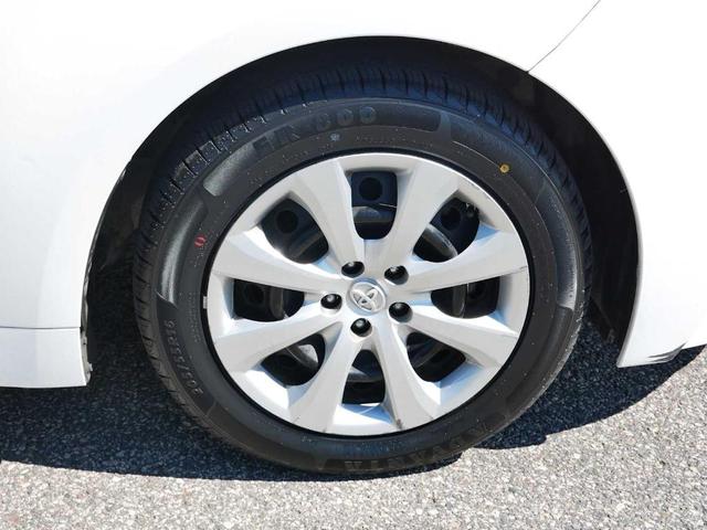 Photo of 2021 Super White Toyota Corolla