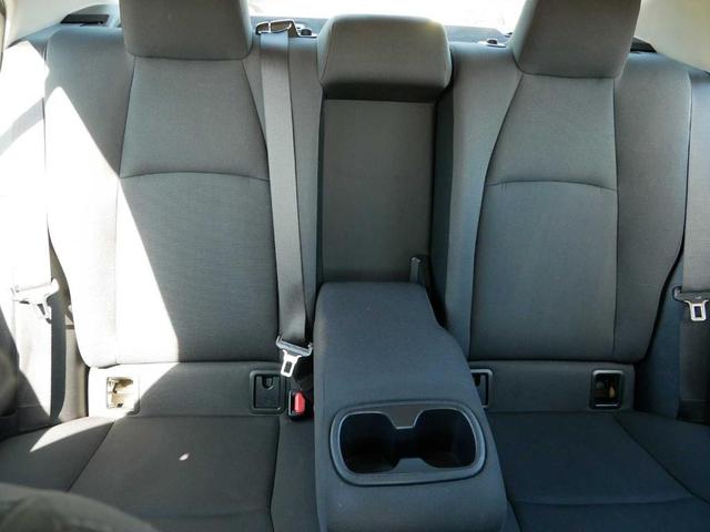 Photo of 2021 Super White Toyota Corolla