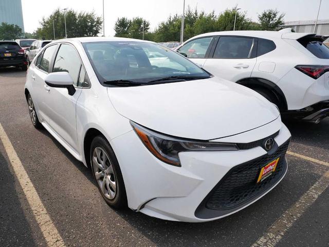 Photo of 2021 Super White Toyota Corolla
