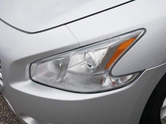 Photo of 2009 Radiant Silver Metallic Nissan Maxima
