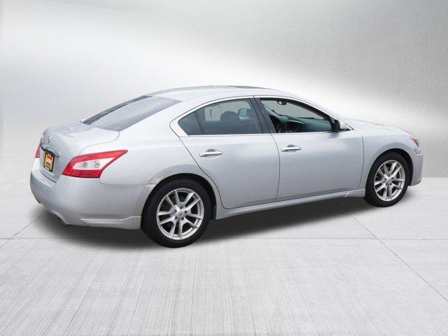 Photo of 2009 Radiant Silver Metallic Nissan Maxima