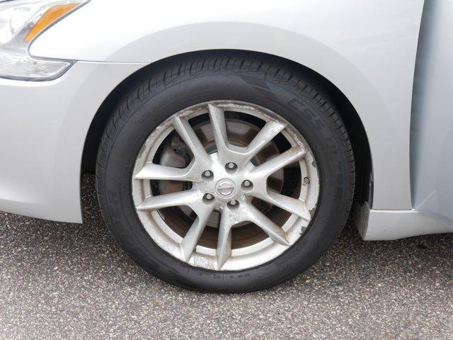 Photo of 2009 Radiant Silver Metallic Nissan Maxima